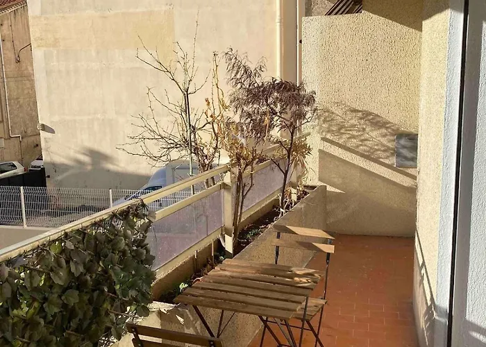 Standing Proche Plages A Pied Тулон